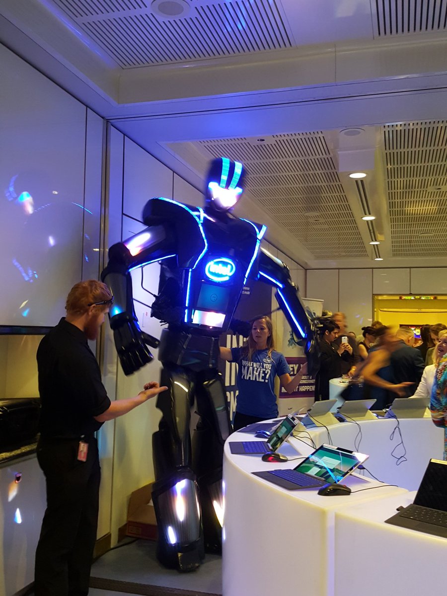 FelineEngineer's tweet photo. @Intelanz can I have a robot too?? https://t.co/iM0KU9TcJ8