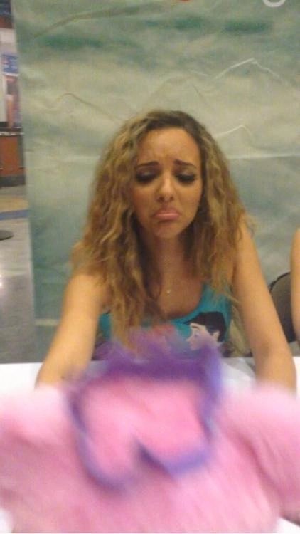 choose1LM's tweet photo. choose one https://t.co/DnRZrSYPdA