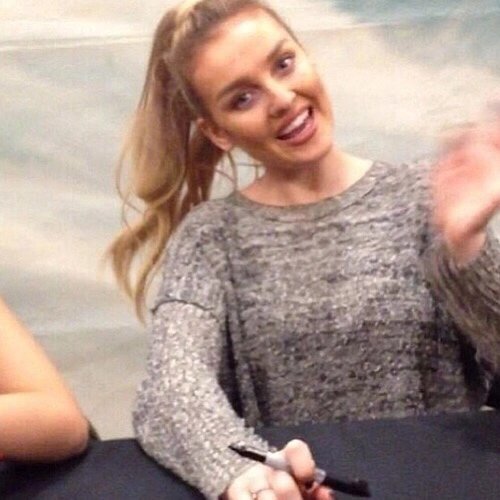 choose1LM's tweet photo. choose one https://t.co/9gkeOe3OjB