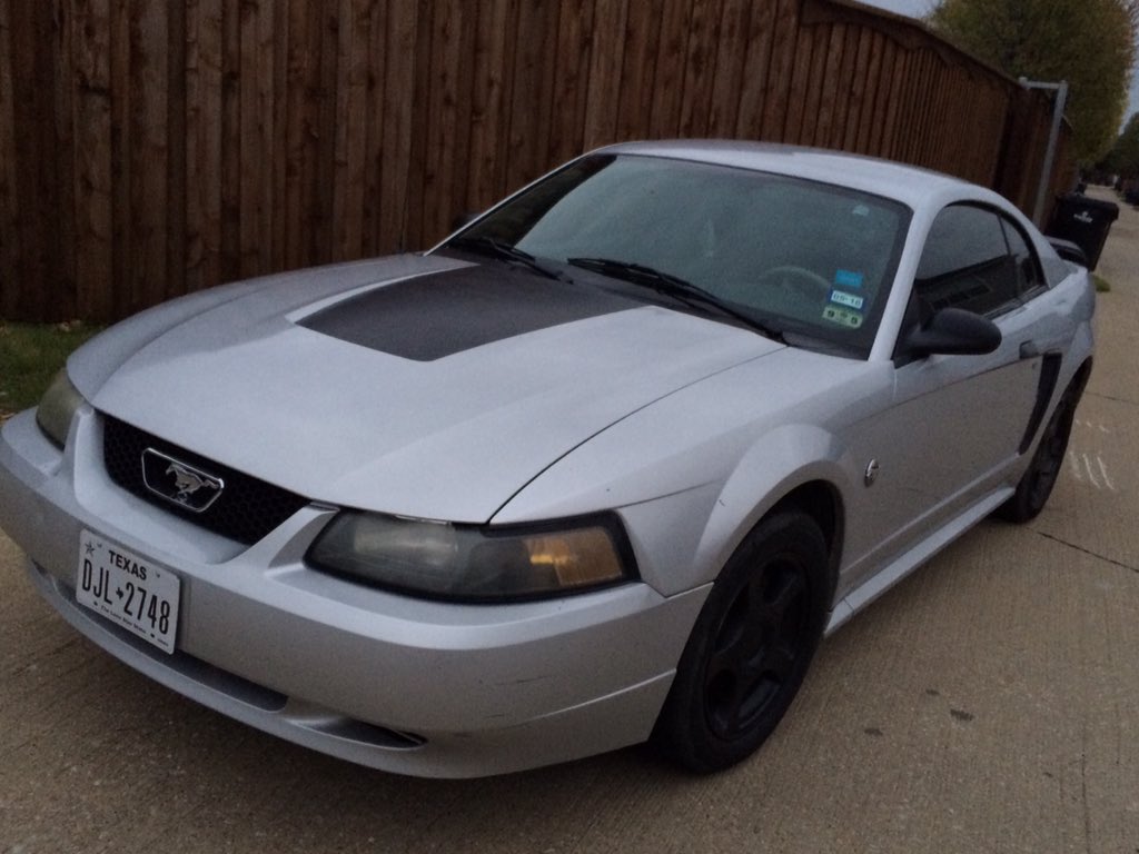 Capital_Customs's tweet photo. New wheels, hood, side scoops, side mirrors, gas cap, grill, and spoiler for the Mustang. Done for our boy @BenMc42 https://t.co/jZQ1oTTKZb