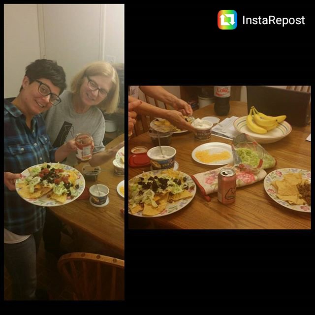Meredoo1780's tweet photo. @instarepost20 Typical #thanksgiving at the Millers #tacos and #familyfued #steveharvey #family #love #myfitlife https://t.co/VpoVicCR1E