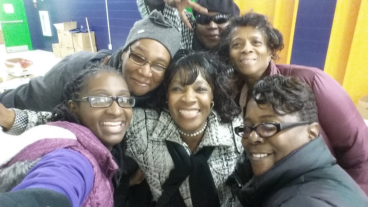 LaRubyMay's tweet photo. #MakingADifferenceIsWhatWeDo #BlessingIsInGiving https://t.co/aPQdowOIow