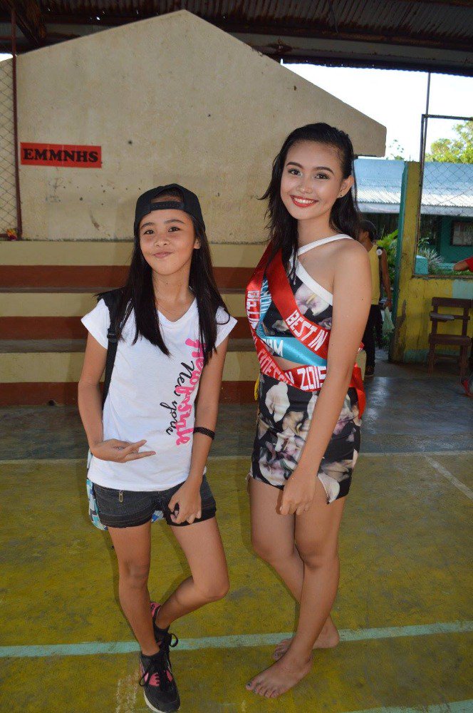 crystaldimco's tweet photo. @YoyoyMedina atleast may picture kami ni girl crush. Hahaha #tibogaming #yapakgaming #haggard #angdaminghashtag https://t.co/azeWwG7Aez