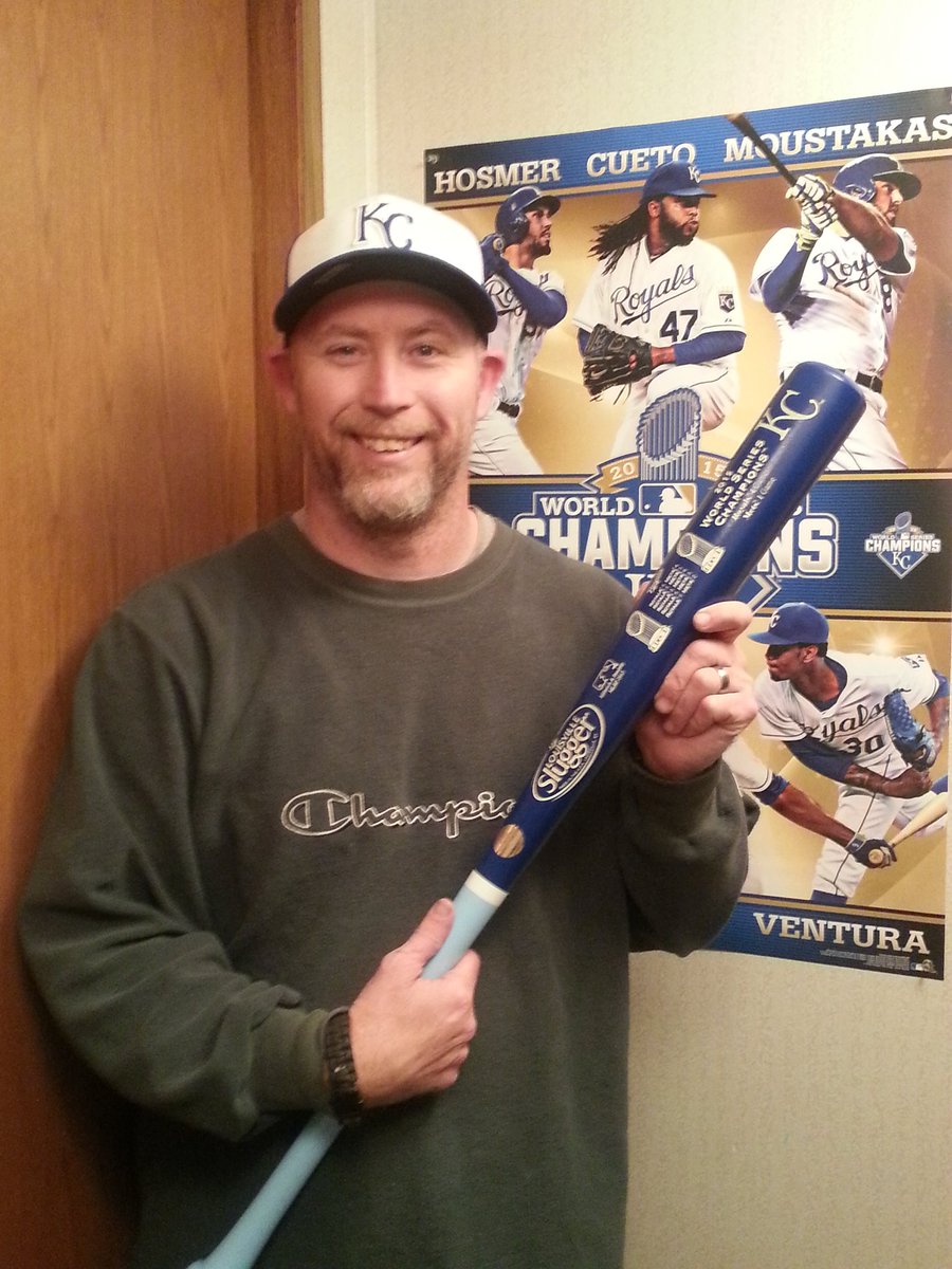 AB13Bell's tweet photo. Thanks to @sluggernation, Christmas arrived early! Can't wait to display this. #WSFanHunt #Crowned https://t.co/kC2vORKE2j