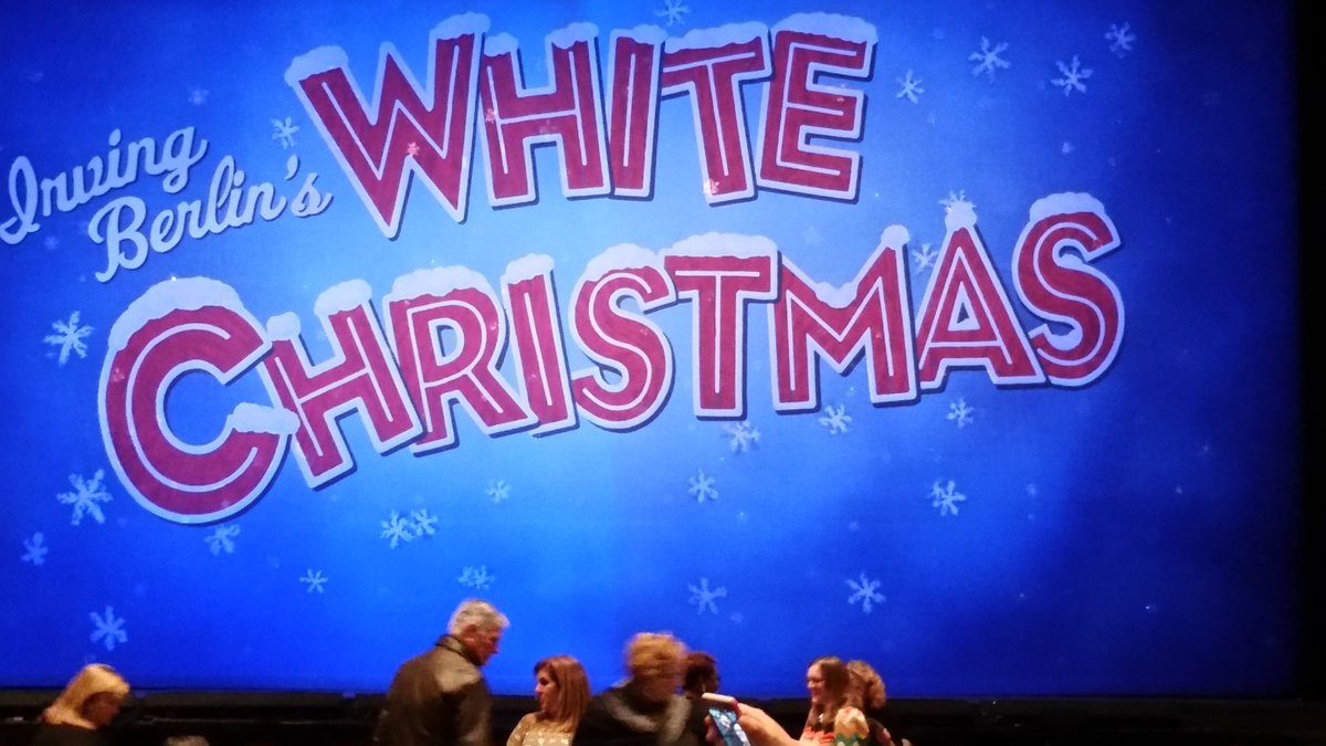 HammersMichelle's tweet photo. Waiting for#whitechristmas at the #aronoffcenter @BroadwayCincy https://t.co/9PN4QVrLVu