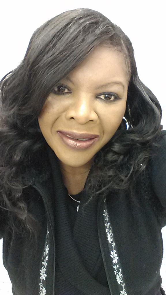 showclass's tweet photo. I called #SmilesbyDrHeavenly 2day! @Dr_Heavenly I'm ready for my #heavenlysmile #piqme @piqdating #married2med https://t.co/j46voc02RH