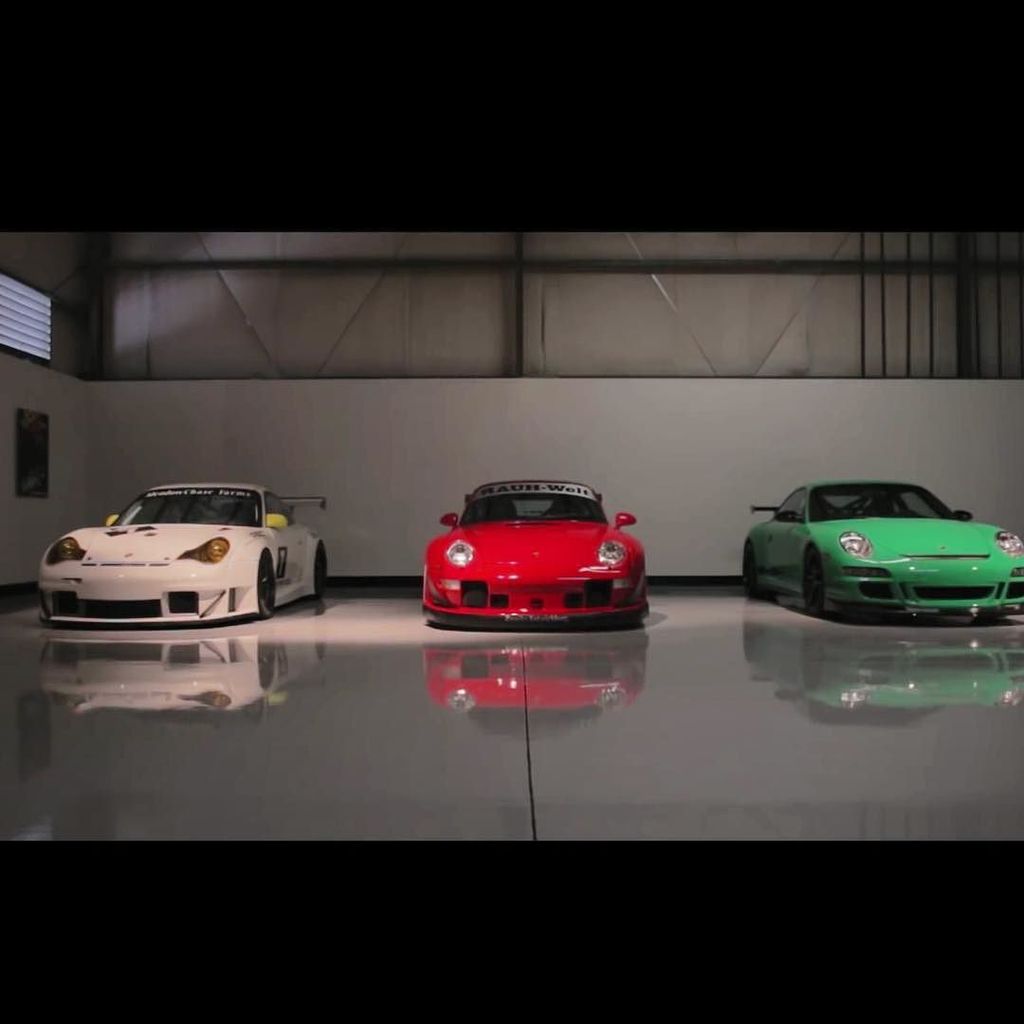 OnlyCarrera's tweet photo. Family #porsche #porsche911 #porsche993 #gt3 #carswithoutlimits #amzingcars247 #rwb #rwbtime #rauhwelt #rwblegacy #… https://t.co/9UpO57qFAP