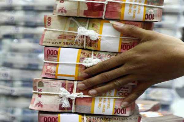 KURS RUPIAH 25 November: Menguat Tinggalkan Rp13.700 di Awal Perdagangan market.bisnis.com/read/20151125/…