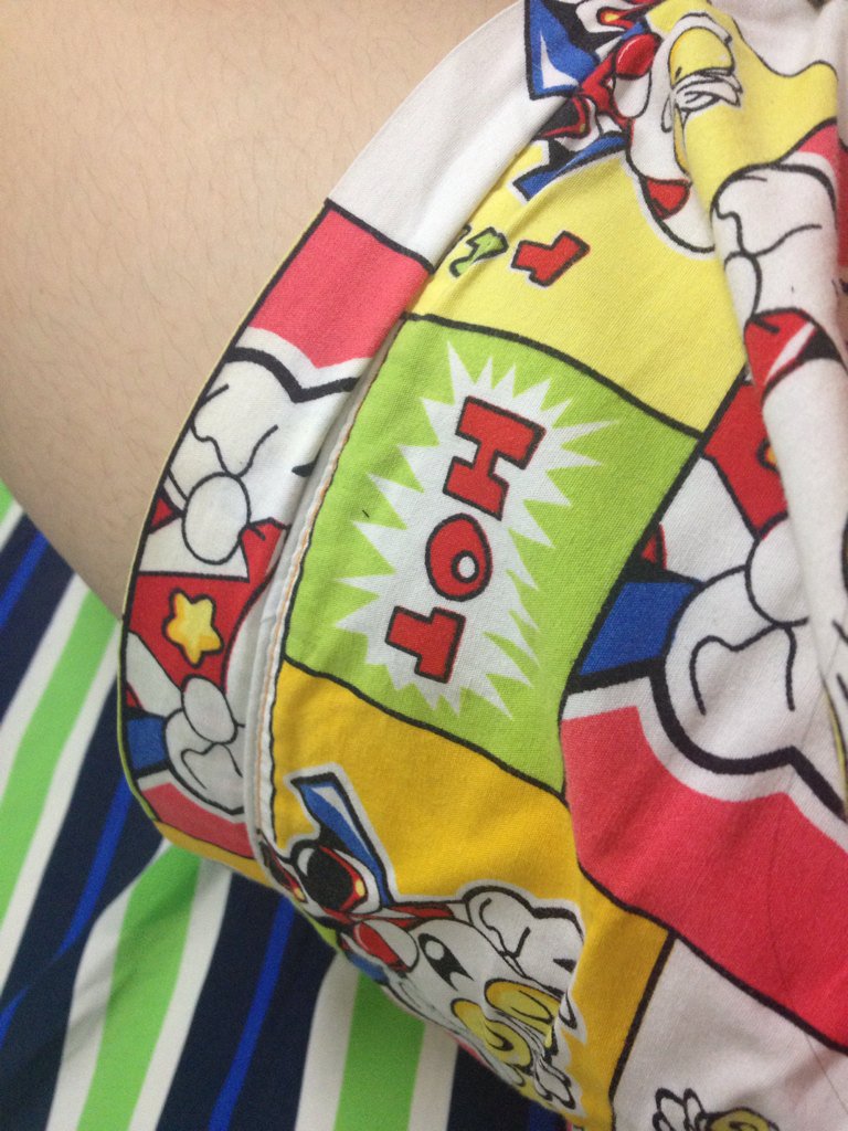 deoo93's tweet photo. ผ้าแดง ชูมือ.  ลืมแท็ก  #วิดวะline https://t.co/EK3tEY920c