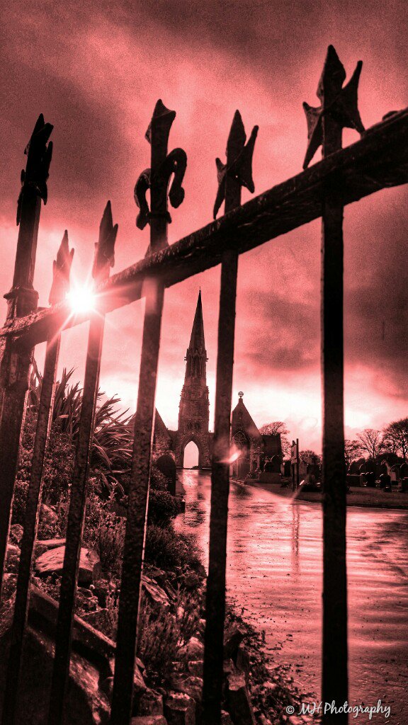 Desolationway's tweet photo. 'Larpool Dracula Territory'  #Larpool #cemetery #whitby #yorkshire #england #church #Dracula 😈 https://t.co/4HbdcGfrE0