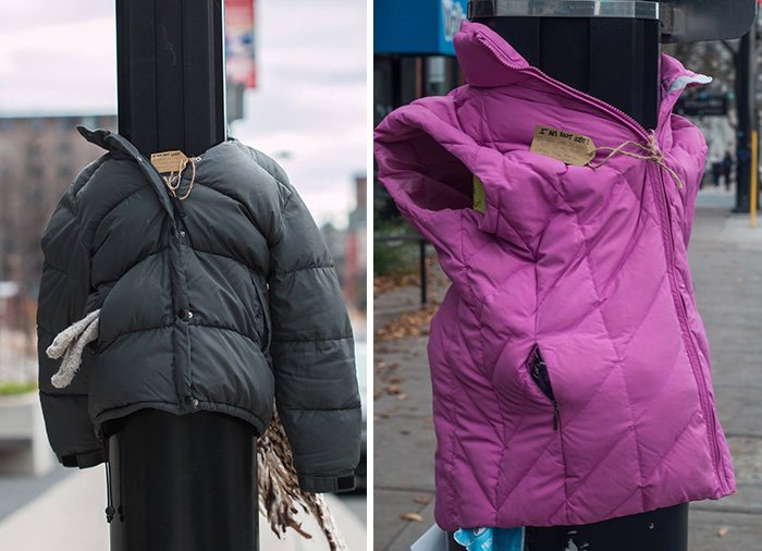 DelBienComun's tweet photo. Estas niñas ataron abrigos a postes para ayudar a los indigentes durante el invierno (Fotos) https://t.co/pEDdJT0sF9 https://t.co/wkAiqbC0uJ