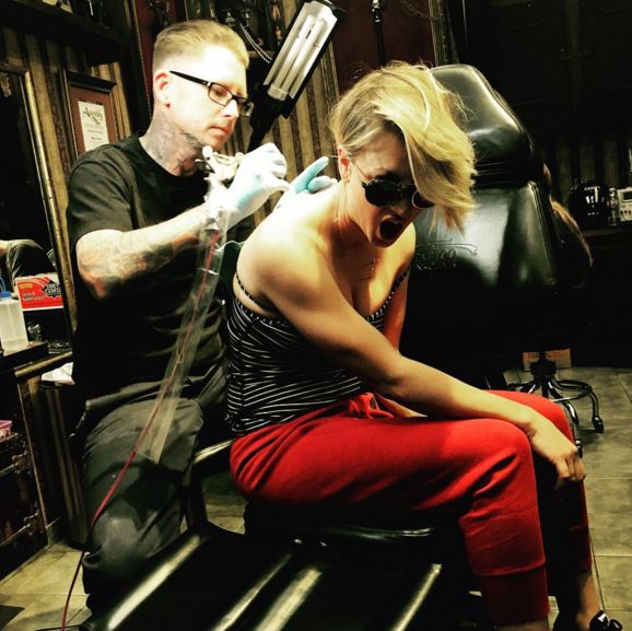 Yikes! #KaleyCuoco gets NEW ink to replace #RyanSweeting tat: bit.ly/1N6IeA4
