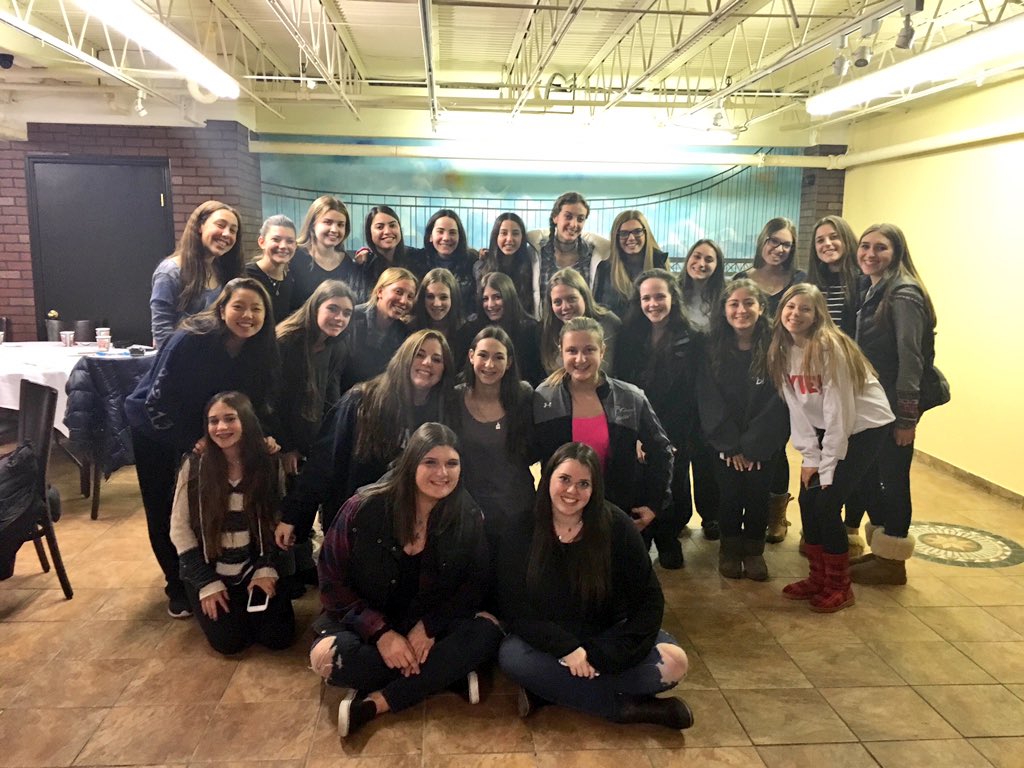 LBBG had an amazing time at the meeting tonight!!!!! Shout out to our alumni Emily, Emily, and Becca for coming! 😀🍕