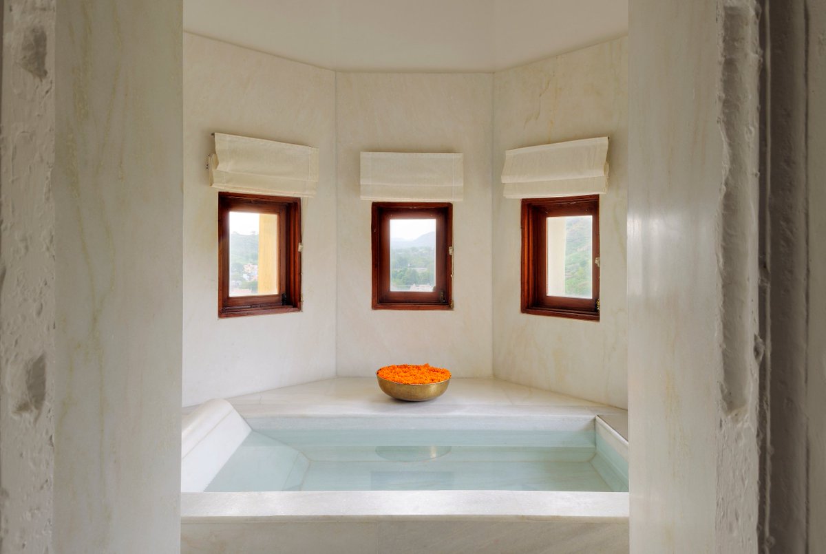 raasdevigarh's tweet photo. RAAS Devigarh Palace Suites https://t.co/sbSMNpJS8J