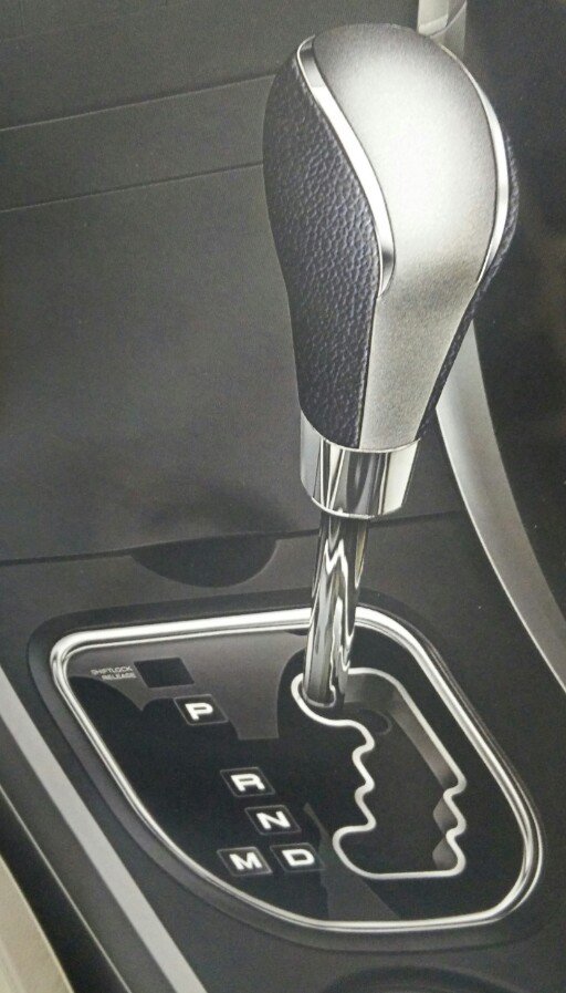 BhattRitwik's tweet photo. New gen #XUV5OO now gets a 6-speed automatic transmission. @PD_Official @CarWale https://t.co/a1OZcv8Is8