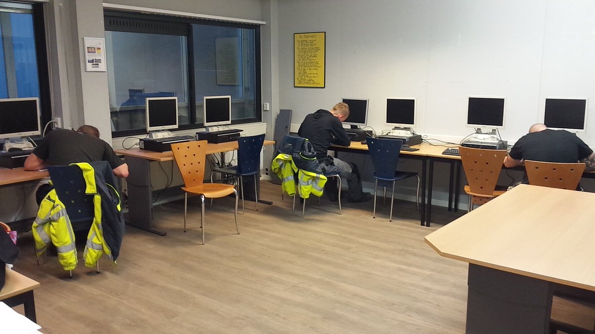 CooperatieWiZ's tweet photo. Marcellino, Marco en Simeon gaan op voor hun #PVB Succes jongens! @deltion_infra4  @KlinkNijlandGWW @LeerwegbinQ https://t.co/Or4soBvDsm