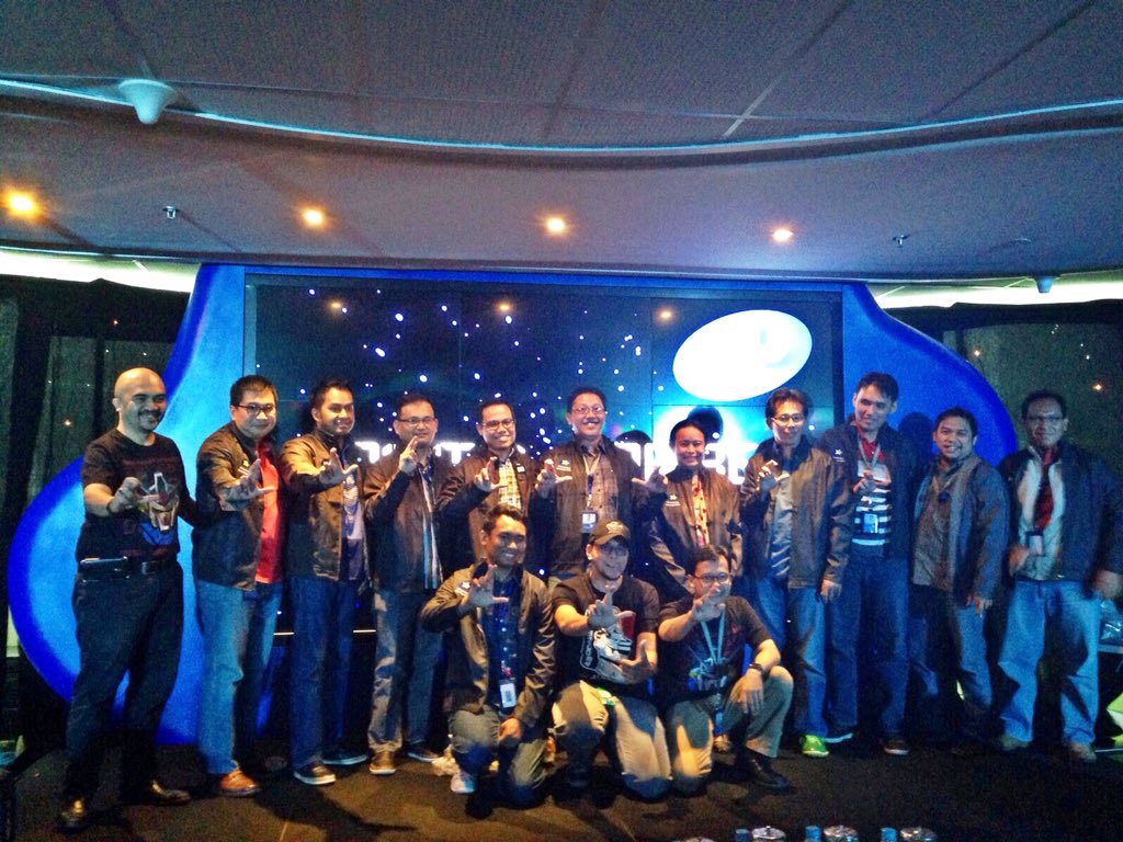 hendri_kw's tweet photo. Selamat Hari Guru.. ..Full XL E-LMS dan E-Library Team...Bravo XL... 🙏🏻🙏🏻🙏🏻👍🏼👍🏼👍🏼

#XLDigitalEmpire
#CumaDiXL https://t.co/kHON2BGpi0