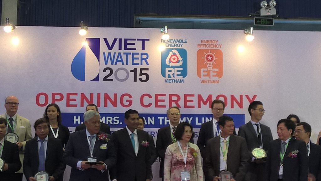 EijaTynkkynen's tweet photo. Finnish Water Forum rewarded in VietWater 2015 in Vietnam. #teamfinlandfi #finprory https://t.co/vDwMl7KE9W