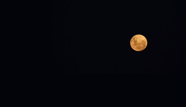 michaelshann7's tweet photo. @cmbrookins @JasonStarrBooks @HopeBrookins #Fullmoonset happened here, will rise there 99% full. #LooktoFulfil cycle https://t.co/lTtPMPqg1S