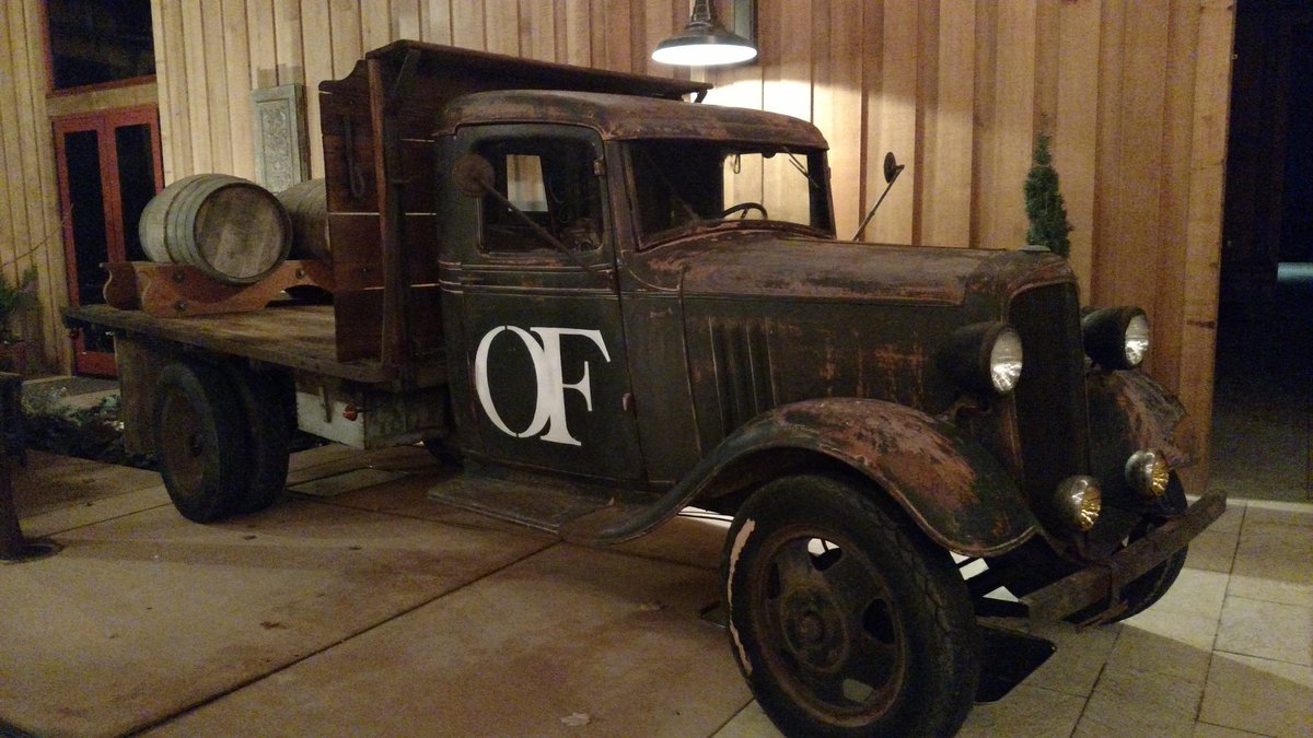 OakFarmVineyard's tweet photo. 1934 Chevrolet, reminiscent of the truck that our family's trucking company (Panella Trucking) started with. https://t.co/HBVQE3SZ4w