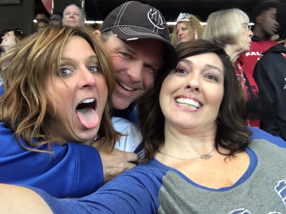 EdCollins3's tweet photo. @JimIrsay we had a great time representing!  @stephdcollins3 @mollsc76 https://t.co/AJXpqHUTbg
