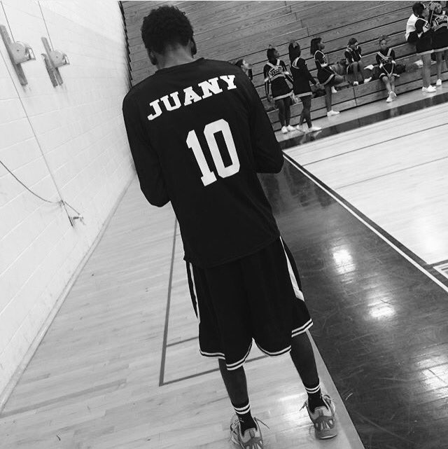 Showtime_Shad3's tweet photo. Love this kid #BroBro #CityKnight #MyShootah 🏀💦 https://t.co/HnVfgZ8FoH