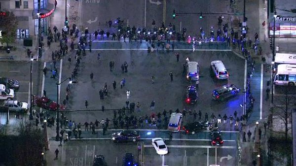 GroupAnon's tweet photo. Chicago police officers and state police walked alongside the protesters https://t.co/Zo0rvGltvw https://t.co/mUEzRSEMG4