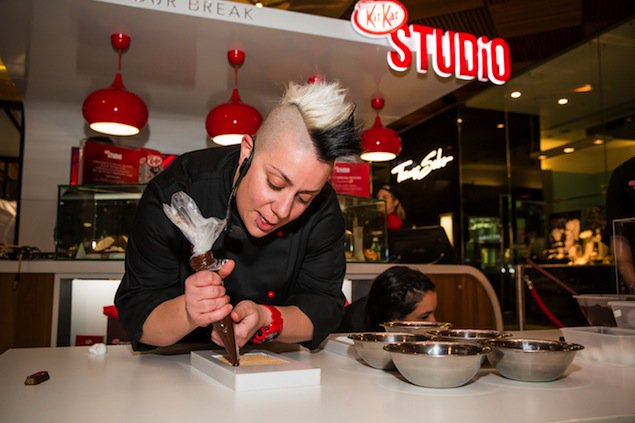 lees_rachel's tweet photo. Have a break, create your own KitKat! This is not a drill, people: https://t.co/SdIDxiqdl4 #SilverKris #kitkatstudio https://t.co/kRcRjNyZCp