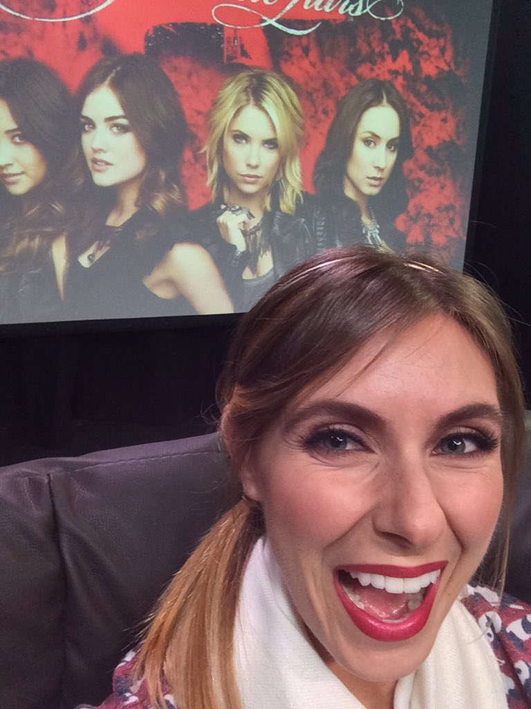 StephanieLGray's tweet image. We're BACK... And talkin bout #plltimejump 

youtu.be/4Sij3T9mLOs

IG @StephanieLGray

#pll #pllarmy #pllcast