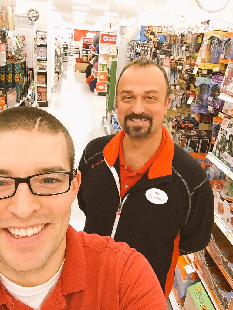 tomabell8's tweet photo. Toys is full.. AND zoned.. AND signed! #15Tubs #Q4Fun #TheBluffIsReady #π₯ https://t.co/LLiKcgPNqs