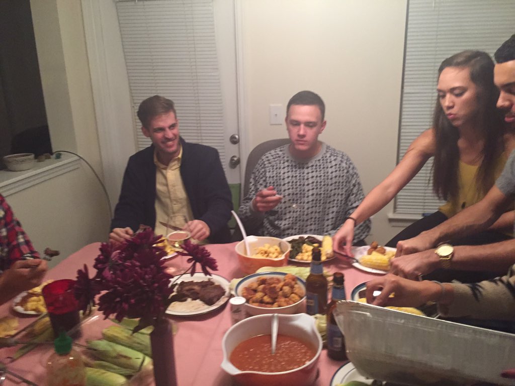JustBeEasy_'s tweet photo. Good vibes with good friends https://t.co/QtUBCcoLnu