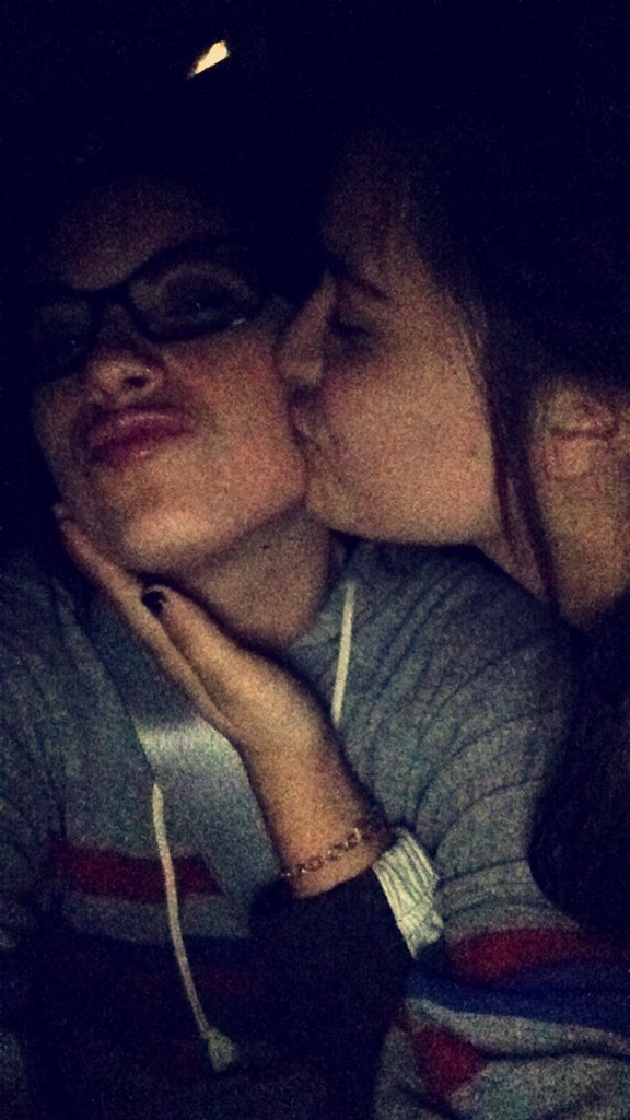 kayyyyyyyyyyli's tweet photo. that's my bestfriend!!!💙💙🔥 if she's dying then I'm dying with her! No Exceptions!!!  @sammilynn049 https://t.co/unfejoqZys
