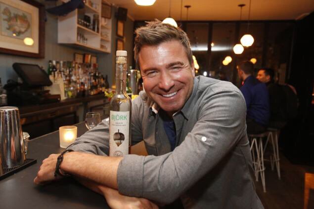 SandyFriends_AZ's tweet photo. Cocktail connoisseur &amp; one of our favorite guests @SouthieJack #BoozeTraveler joins us 2moro. #bestphoenixdrinks https://t.co/piQZ2Ee4Pj