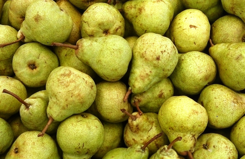 Someone has come up with a genius marketing campaign for Victoria's hail-damaged pear crop. broadsheet.com.au/melbourne/food…