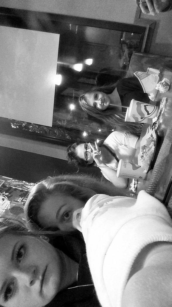 alanarcomp's tweet image. yea thats my bestfriend