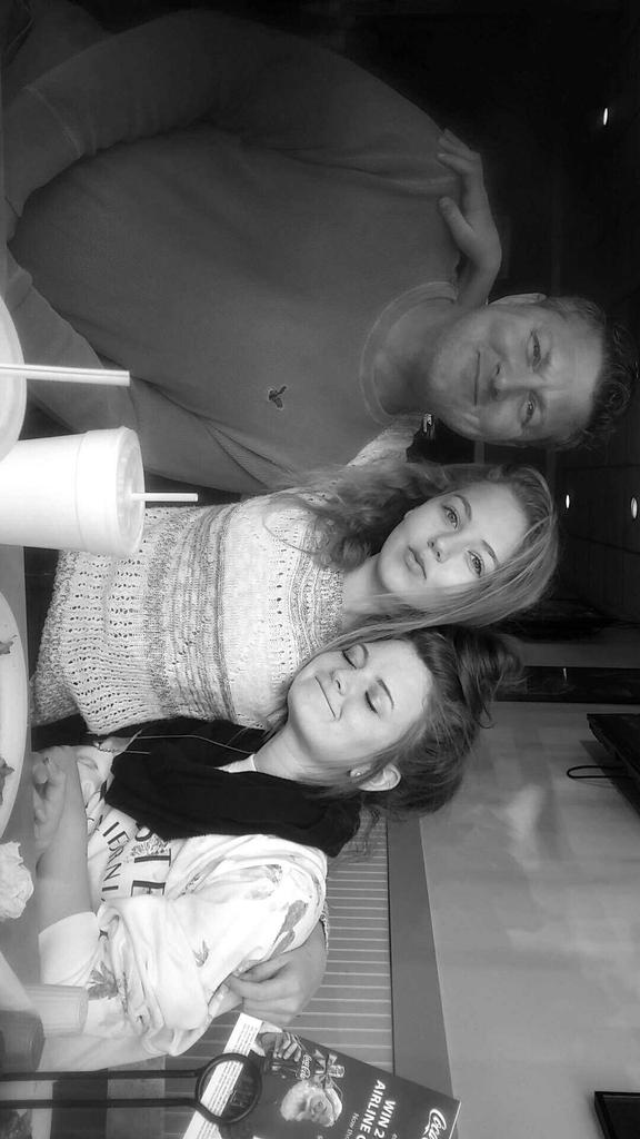 alanarcomp's tweet image. yea thats my bestfriend