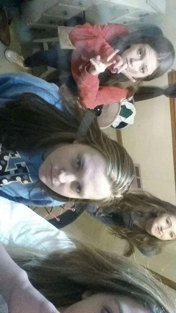 alanarcomp's tweet image. yea thats my bestfriend