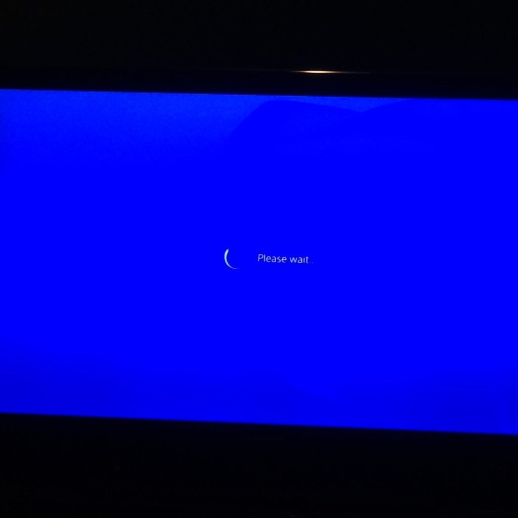 jp_seguin's tweet photo. @AskPlayStation i can connect on my psn account on ps4 but the store stay on please wait..? https://t.co/MJ0XBZehr9