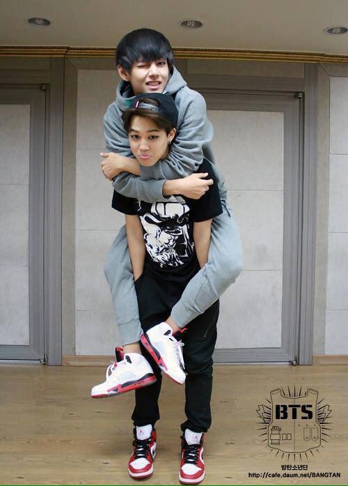marktkook's tweet photo. I LOVE THEM https://t.co/VBZP4ZjDUl