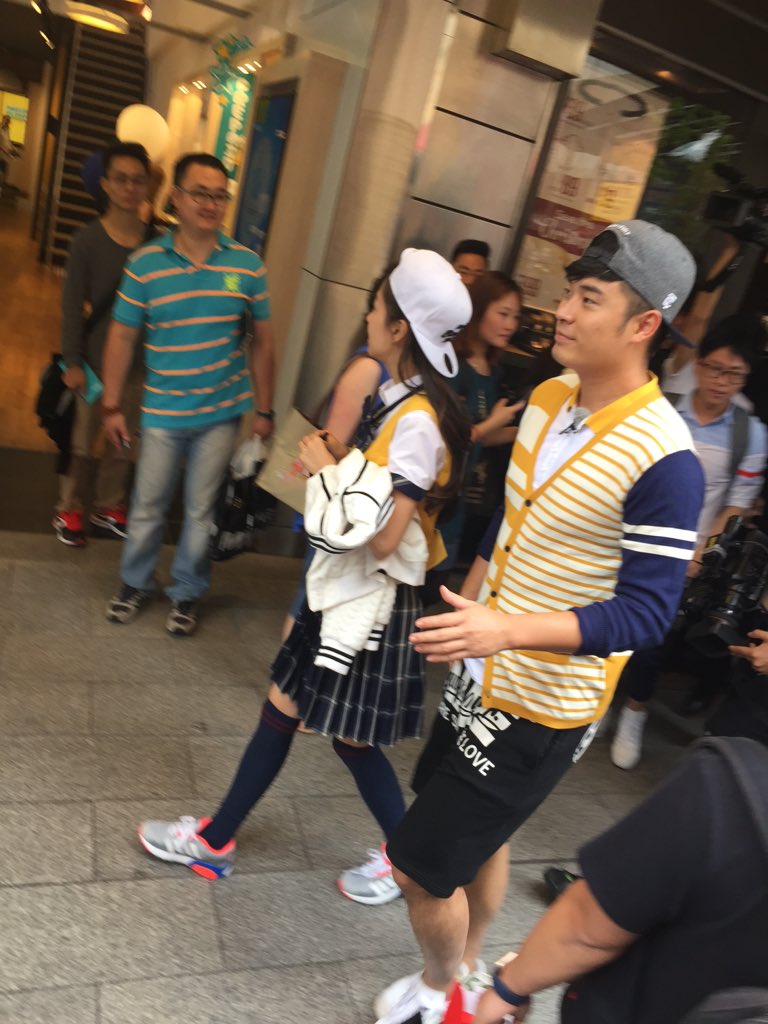 rundlemall's tweet photo. Spotted in the Mall @luhan_il walking and shopping! #exo #popstar #RundleMall #UnfoldRM #kpop https://t.co/LAgn4AHwhC
