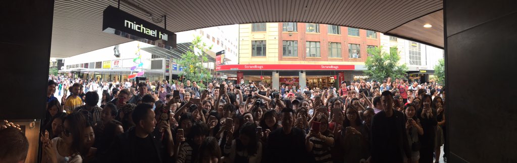 rundlemall's tweet photo. Spotted in the Mall @luhan_il walking and shopping! #exo #popstar #RundleMall #UnfoldRM #kpop https://t.co/LAgn4AHwhC
