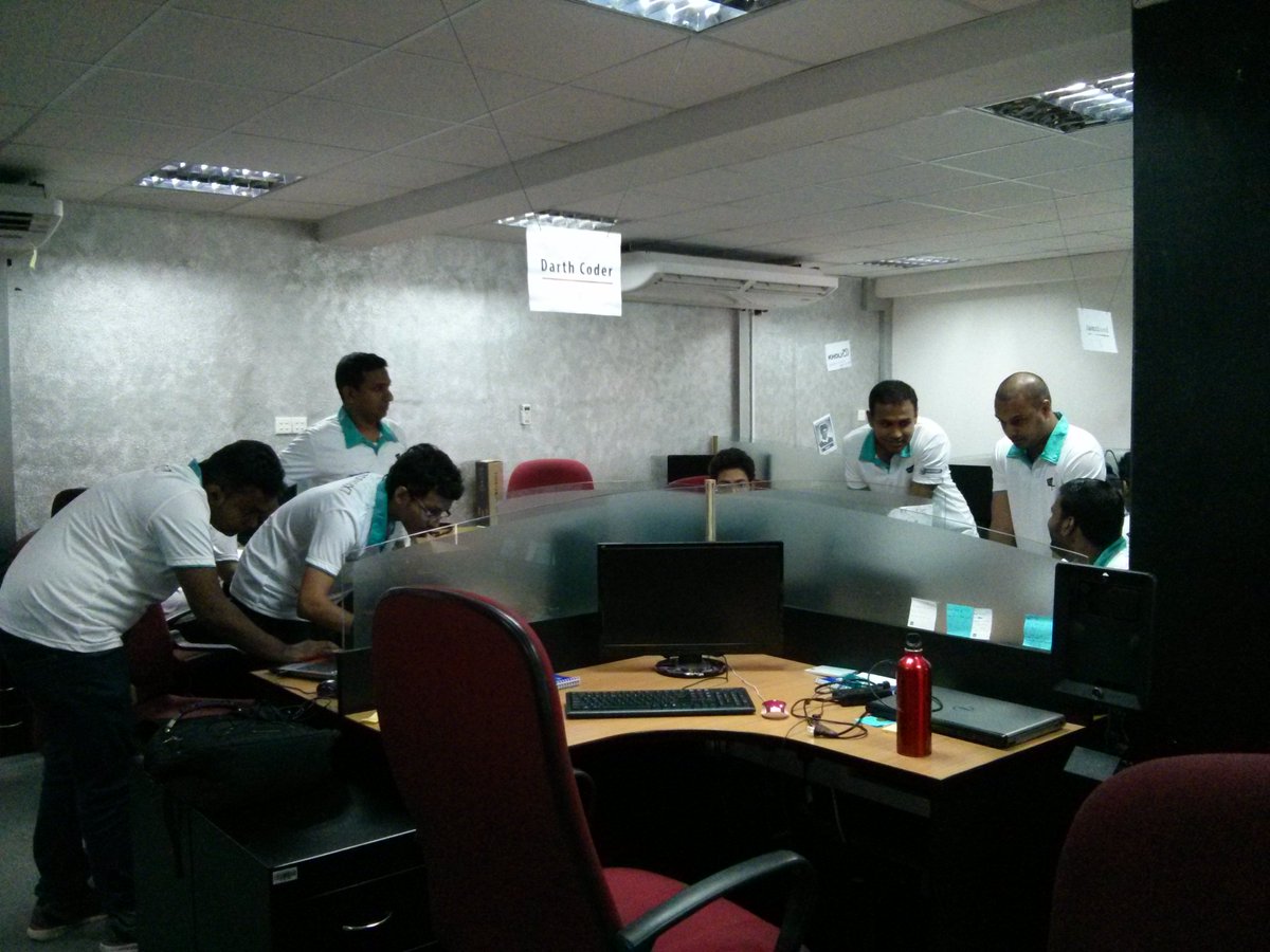 DarthCoder_24x7's tweet image. #darthCoder Hard at work   #zonecodejam