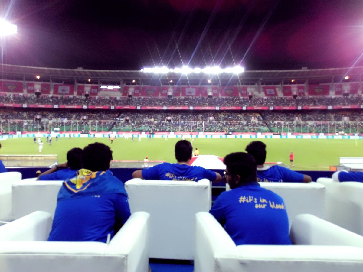 Uber_Chennai's tweet photo. .@ChennaiyinFC What an evening it turned out to be! #UberCFC #SuperMachans #UberCFCFanBus https://t.co/EMWBmo1RJw