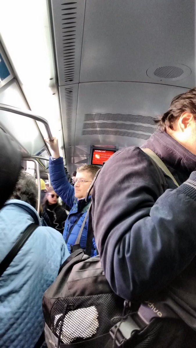 iltrenoromalido's tweet image. "Flash #romalido treni a 30 minuti": odisseaquotidiana.blogspot.it/2015/11/flash-…

(Foto di @mithrandir77rm)

#atac