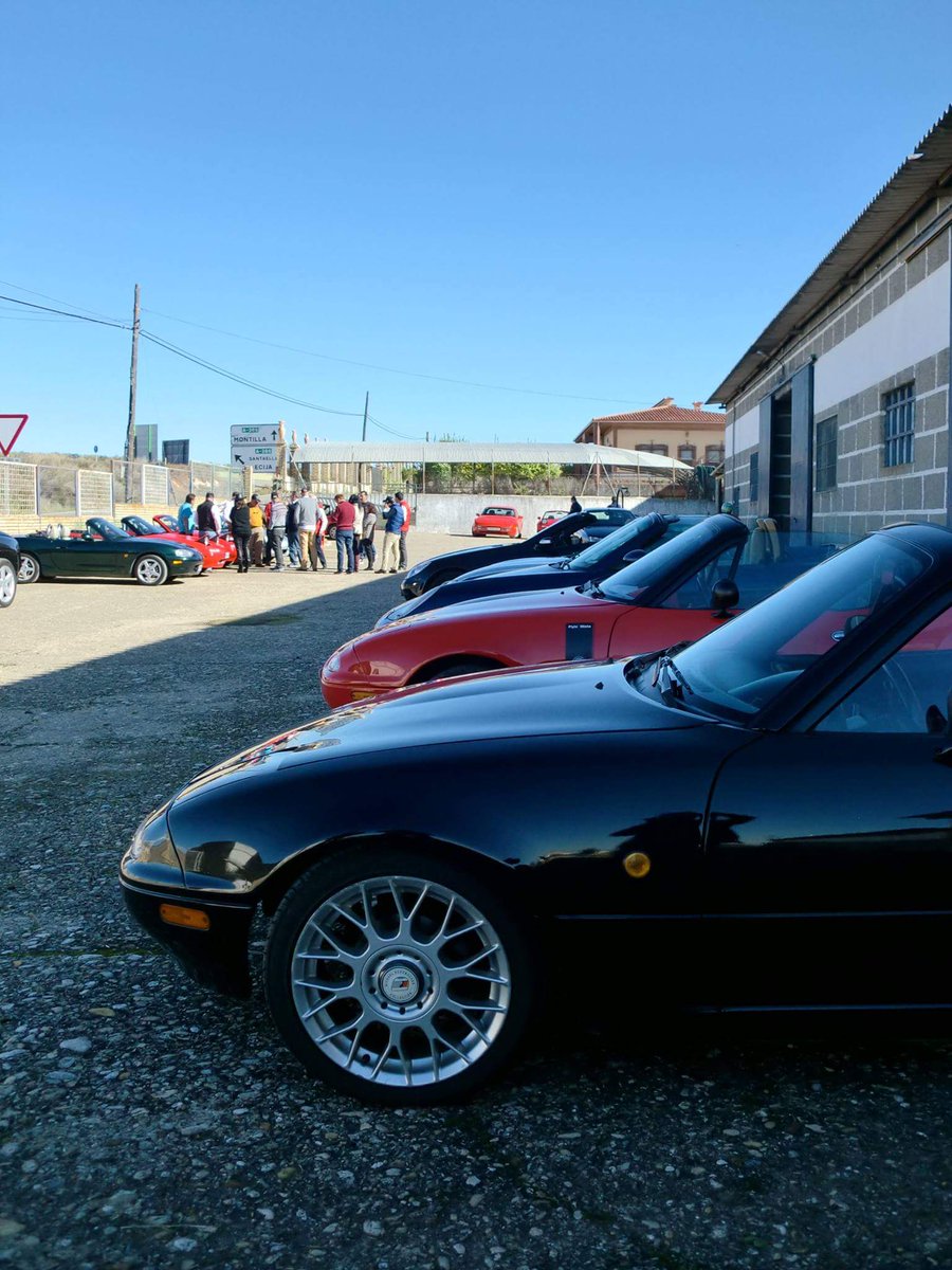 KurtubaMiata's tweet photo. Miata Kurtuba Team https://t.co/l0vXydNFac