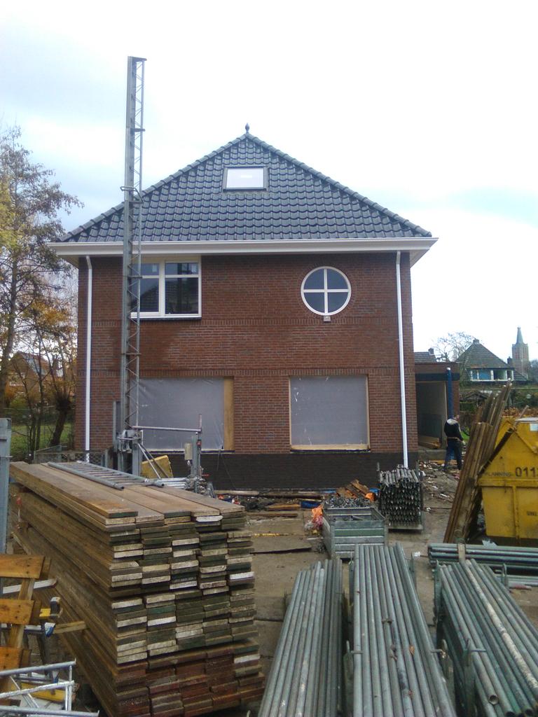 ronaldverhoek's tweet photo. Woning fam bobeldijk kloetinge uit de steigers! #vakwerk #tempo @FraanjeBouw https://t.co/fWR6gQ3H8p