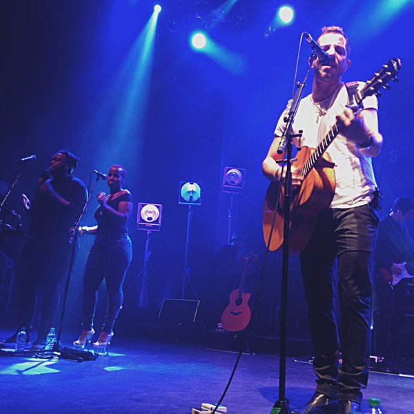 JamesMorrisonOK's tweet photo. A big big thank you to the Shepherd's Bush crowd! 🎸 Photo @o2sbe https://t.co/AintZDEzen