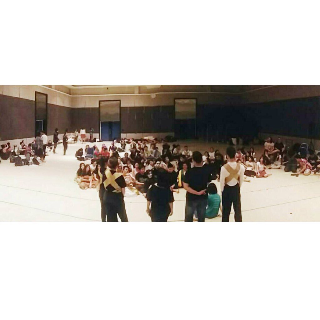 Nah ini, para pemain hari 1 pementasan Mustika Perkasa yang sedang melakukan pentas percobaan.!