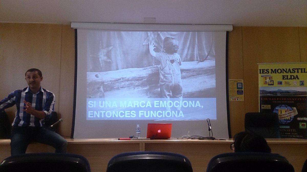 La importància de una marca con <a href="/fransinaia/">FranciscoTorreblanca</a> en #IIIJornadasMonastil capaz de captar la atención como siempre 👌🔊