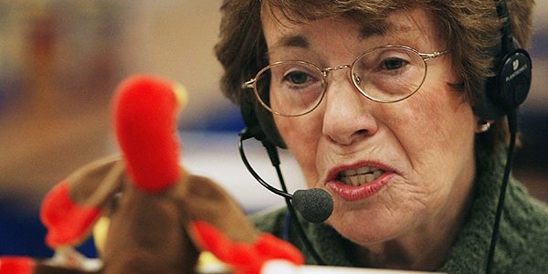 people's tweet photo. The 10 most outrageous turkey questions the Butterball hotline has ever been asked https://t.co/U70CY1qxB1 https://t.co/UmHVVFx1VU